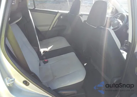 2016 Toyota Rav4 Xle z USA, uszkodzony, nr VIN 2T3WFREV6GW300889